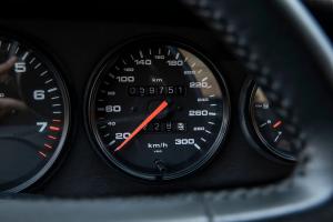 Porsche 911 Carrera RS 3.6 Touring 1992 года  (WW)